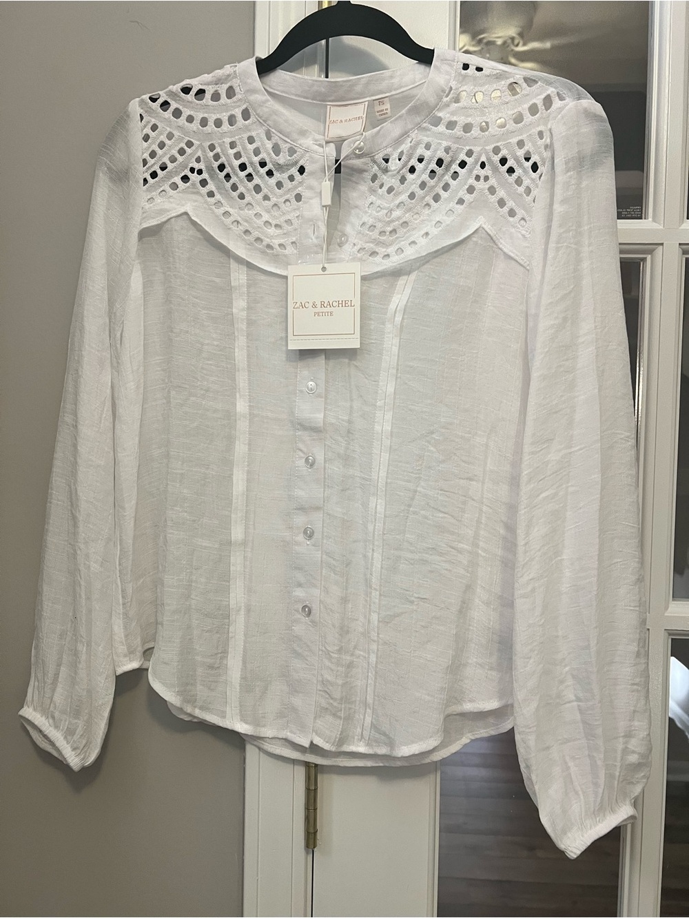 Zac & Rachel petite White Eyelet Scallop Collar Button-Down Top Sz PS NWT